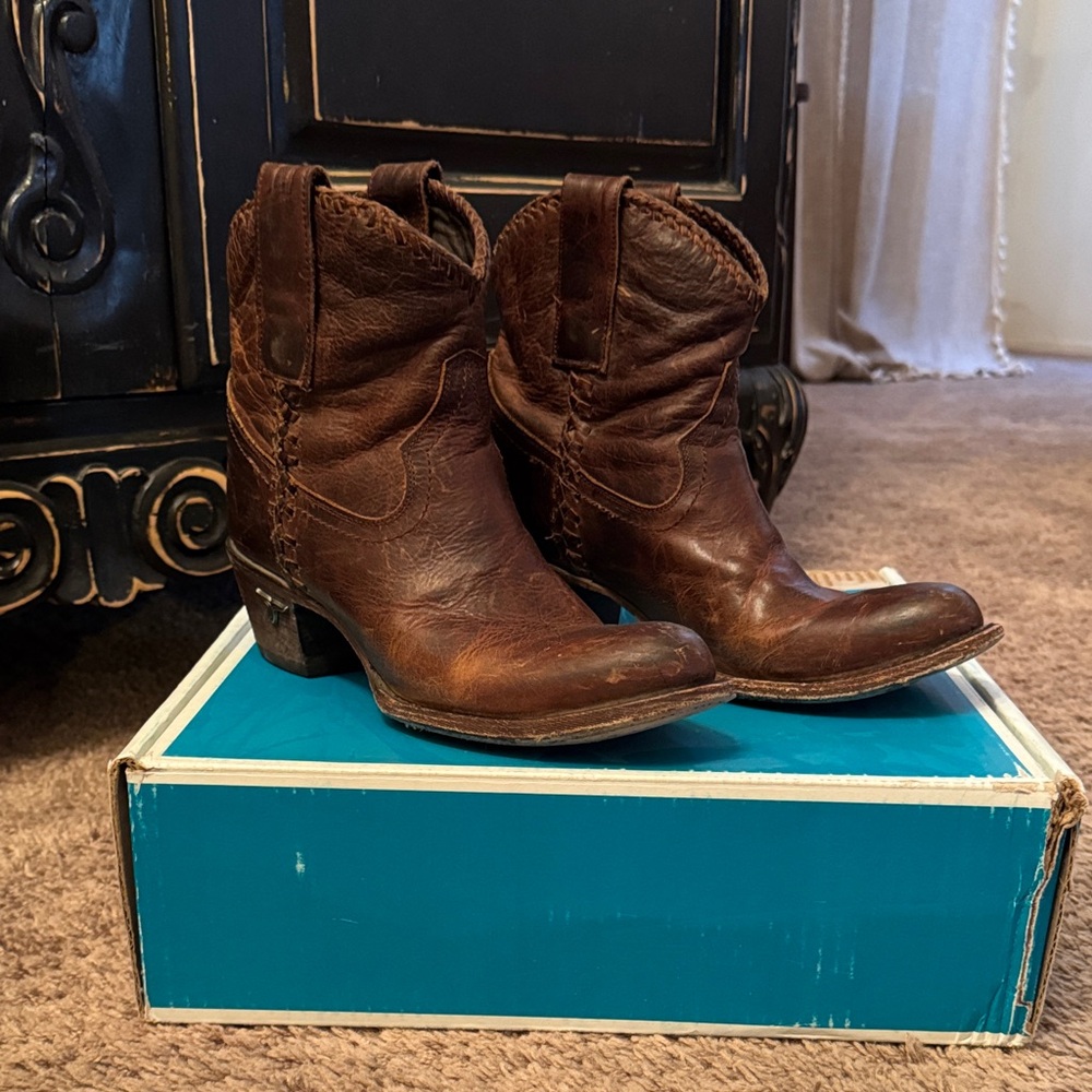 Lane Plain Jane shortie Brown Leather Ankle Booties